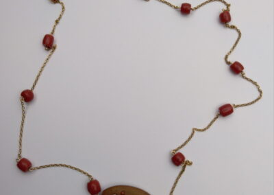 Pendentif, Chaîne Plaqué Or, Corail Rouge, Bois, Perles De Corail Rouge, Coquillage Oeil De Lucie